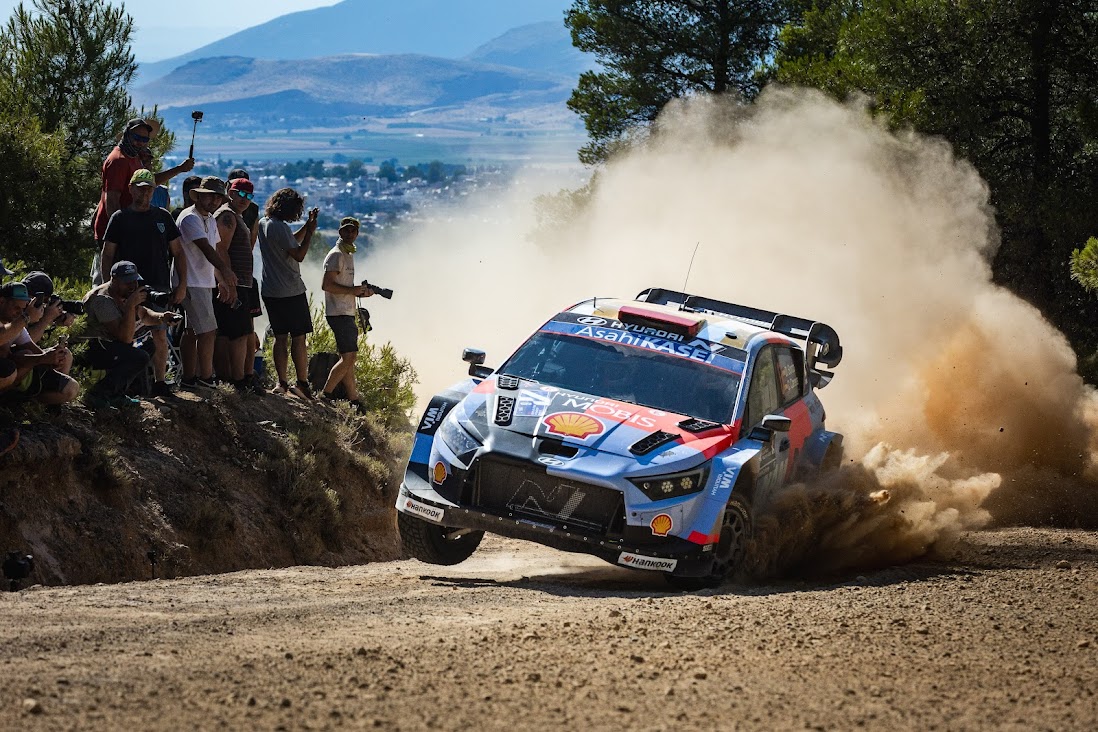 Με οριακό προβάδισμα η Hyundai στο ΕΚΟ Rally Acropolis