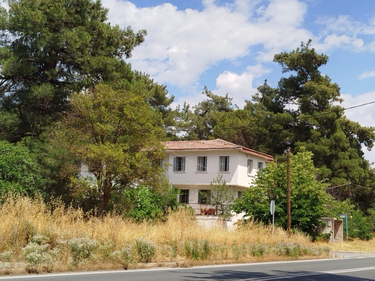 Θεσσαλονίκη: Το χορταριασμένο… δημοτικό οικόπεδο πολλών στρεμμάτων (ΦΩΤΟ)