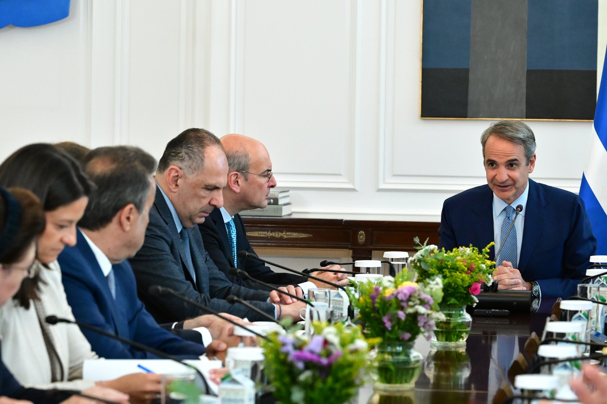 Μητσοτάκης: Περαιτέρω πτώση στην τιμή της βενζίνης- Πληρωμές 617,5 εκ. σε αγρότες