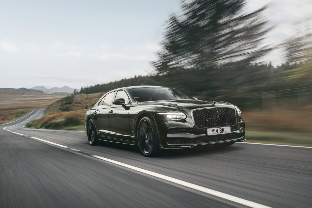 Χειροποίητη πολυτέλεια με επιδόσεις supercar η νέα Bentley Flying Spur