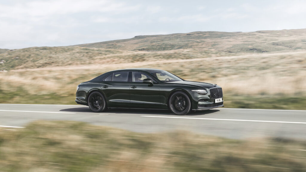 Χειροποίητη πολυτέλεια με επιδόσεις supercar η νέα Bentley Flying Spur