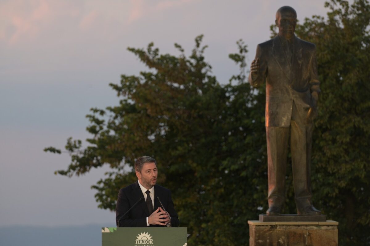 Ανδρουλάκης: «Ο Ανδρέας παραμένει αδιάλειπτα παρών» (VIDEO)