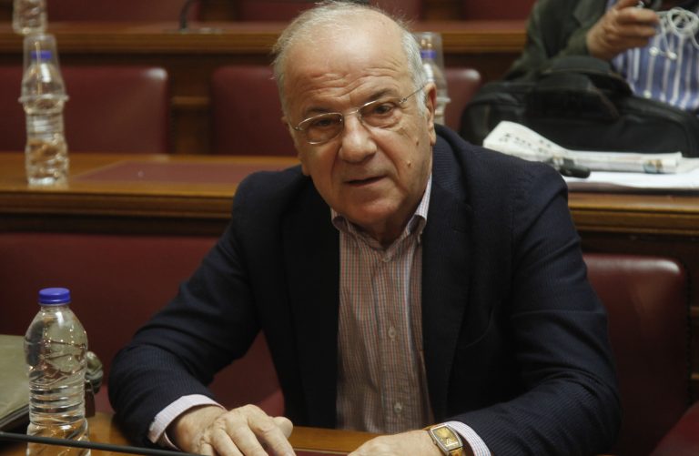 Νάσος Αθανασίου: Η διαδρομή ενός δημοσιογράφου που σημάδεψε μια εποχή