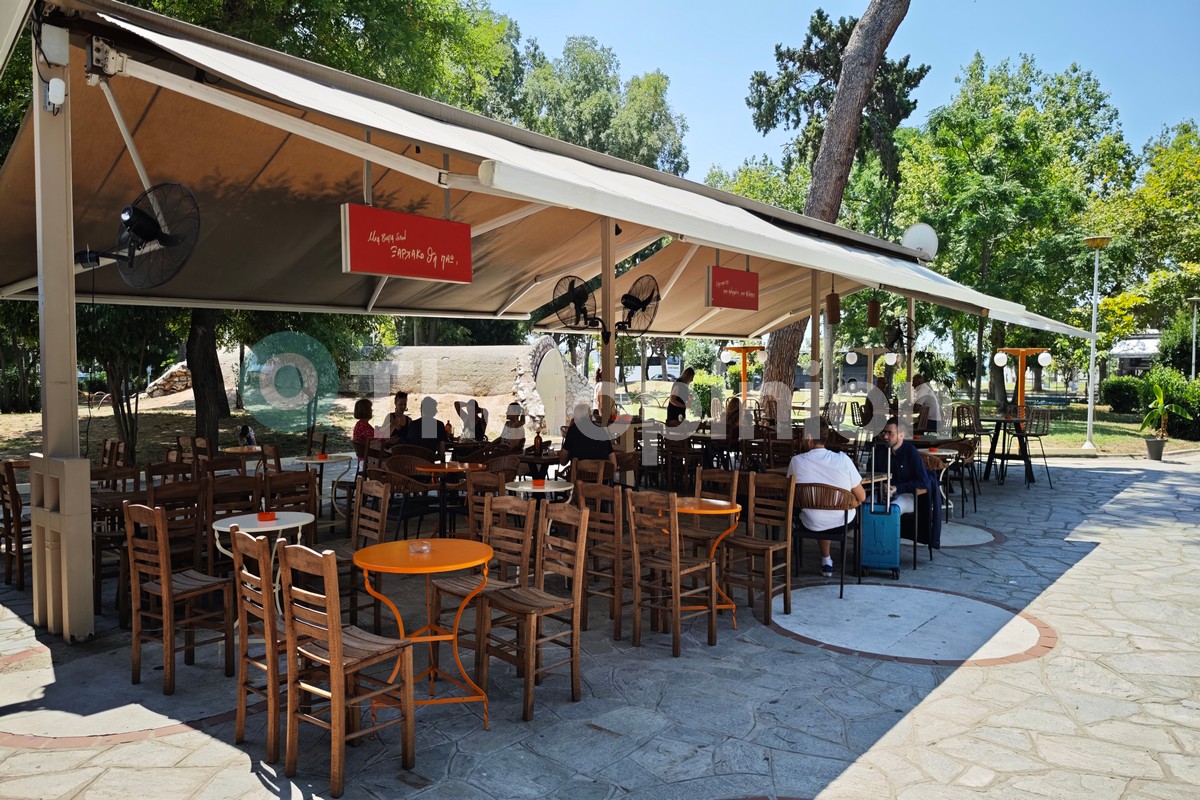 Το καφέ-σύμβολο στο πάρκο Ξαρχάκου που «μεγαλώνει» μαζί με τη Θεσσαλονίκη (ΦΩΤΟ)
