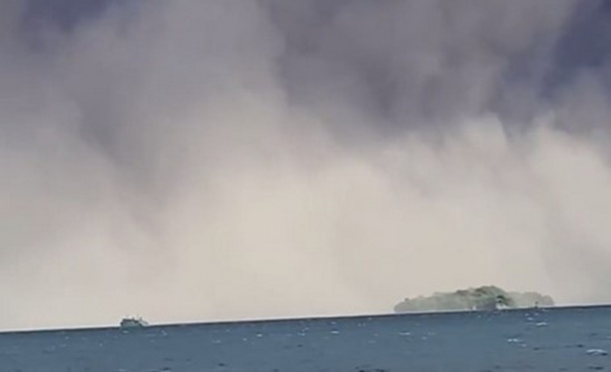 Απίστευτες εικόνες μετά από μεγάλη ηφαιστειακή έκρηξη στην Ιαπωνία (VIDEO)