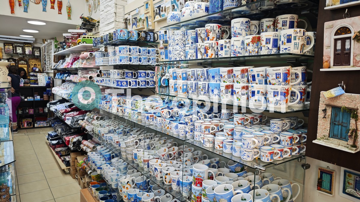 Θεσσαλονίκη: Με φειδώ και…παζάρια αγοράζουν οι τουρίστες σουβενίρ (VIDEO)