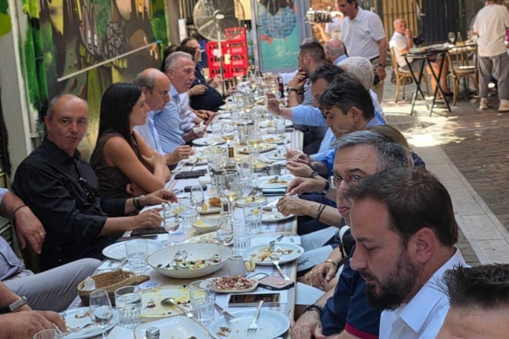 Το τραπέζι Χατζηδάκη σε «γαλάζια» στελέχη της Θεσσαλονίκης