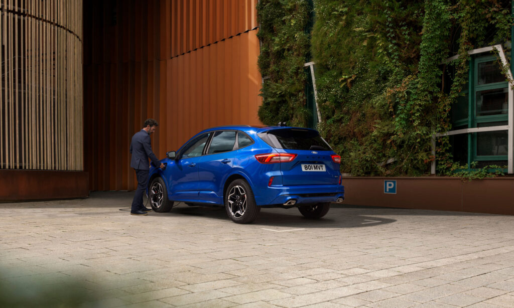 Γιατί η Ford επιβραβεύει τα ηλεκτρικά χιλιόμετρα;