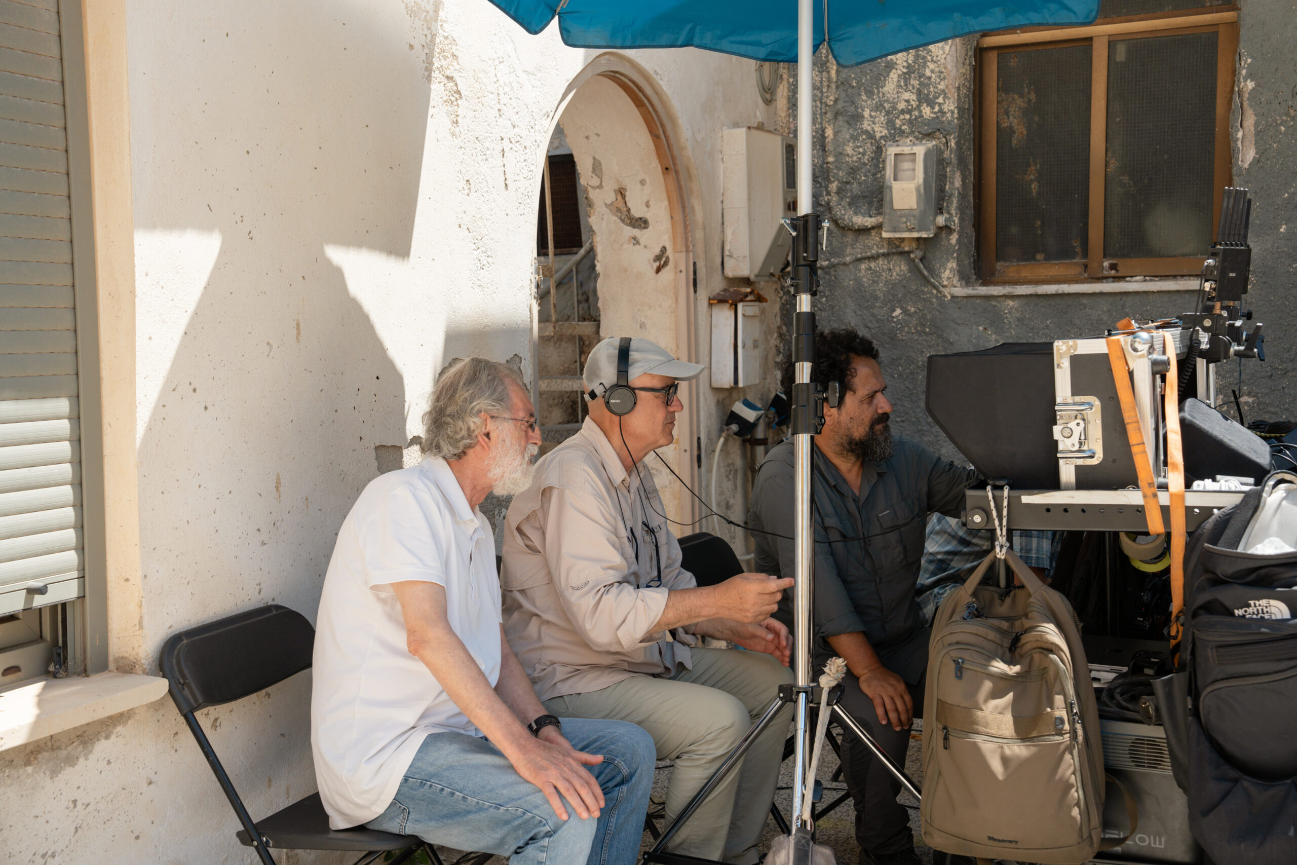 «Δυο μαύρα πουκάμισα»: Νέες backstage φωτογραφίες από την νέα σειρά του MEGA (ΦΩΤΟ)
