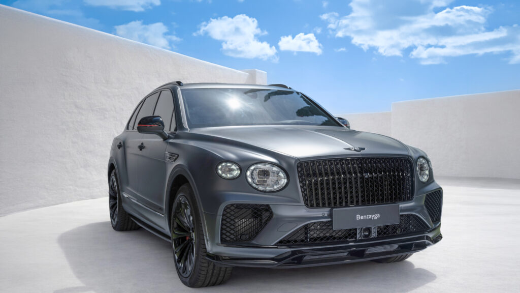 Δύο μοναδικές Bentley εμπνευσμένες από την καλντέρα της Σαντορίνης (ΦΩΤΟ)