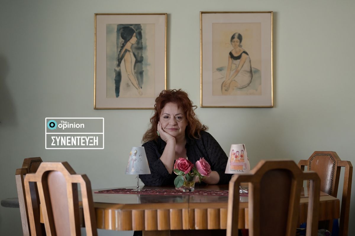 Ελένη Κοκκίδου στο TheOpinion: «Η παιδικότητα είναι το παιχνίδι της ζωής. Αλίμονο αν δεν καταφεύγουμε σε αυτήν, είναι η σωτηρία μας!»