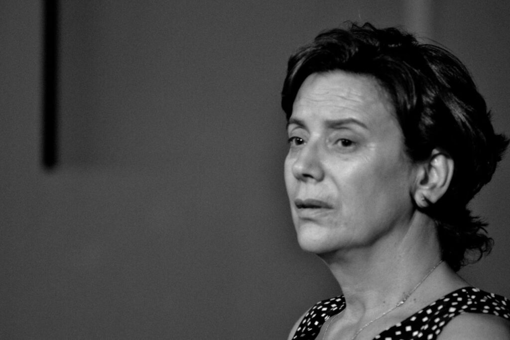 Γιώτα Φέστα στο TheOpinion: «Είναι πολύ ενδιαφέρον για έναν ηθοποιό να δει ξανά ένα κείμενο με μεγαλύτερη τόλμη, γίνεται πιο αποκαλυπτικό για τον ίδιο»