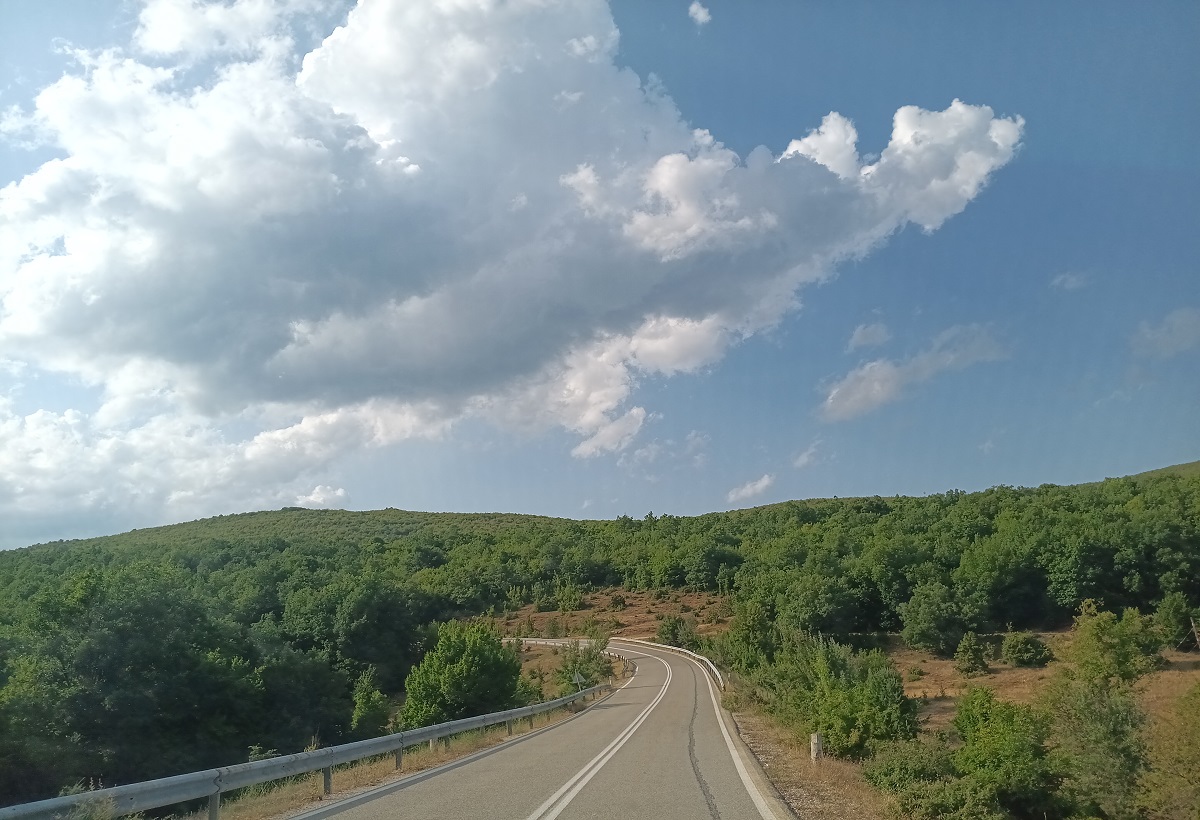 Δροσιά στο Βέρμιο: Ορεινά χωριά, λιβάδια, λίμνες και καταρράκτες (ΦΩΤΟ)