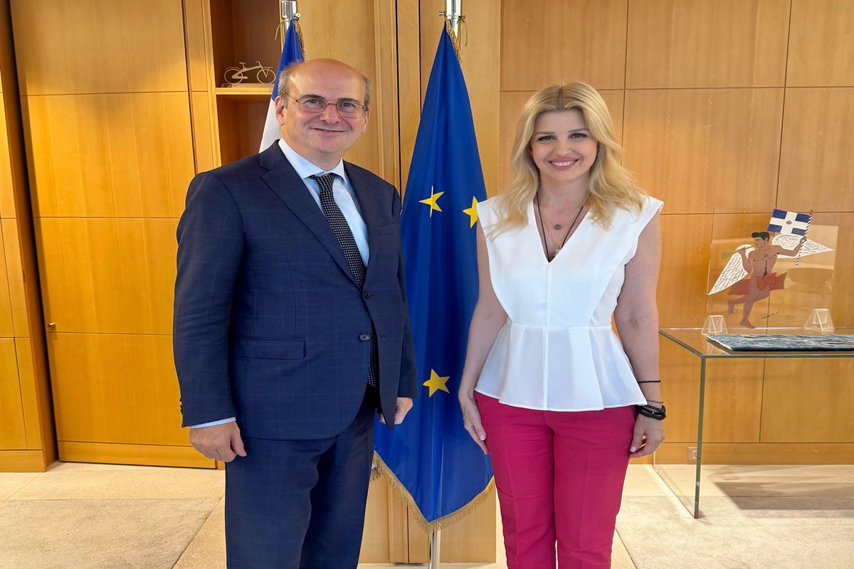 Συνάντηση Ράπτη – Χατζηδάκη για τις δράσεις του υπουργείου Κοινωνικής Συνοχής και Οικογένειας