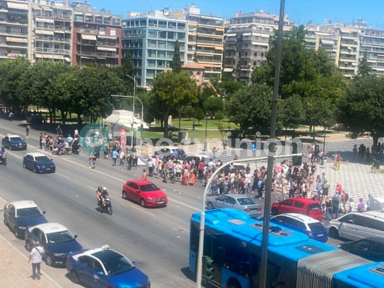 Στους δρόμους της Θεσσαλονίκης οι δημόσιοι υπάλληλοι για τη συνταγματική αναθεώρηση (ΦΩΤΟ-VIDEO)