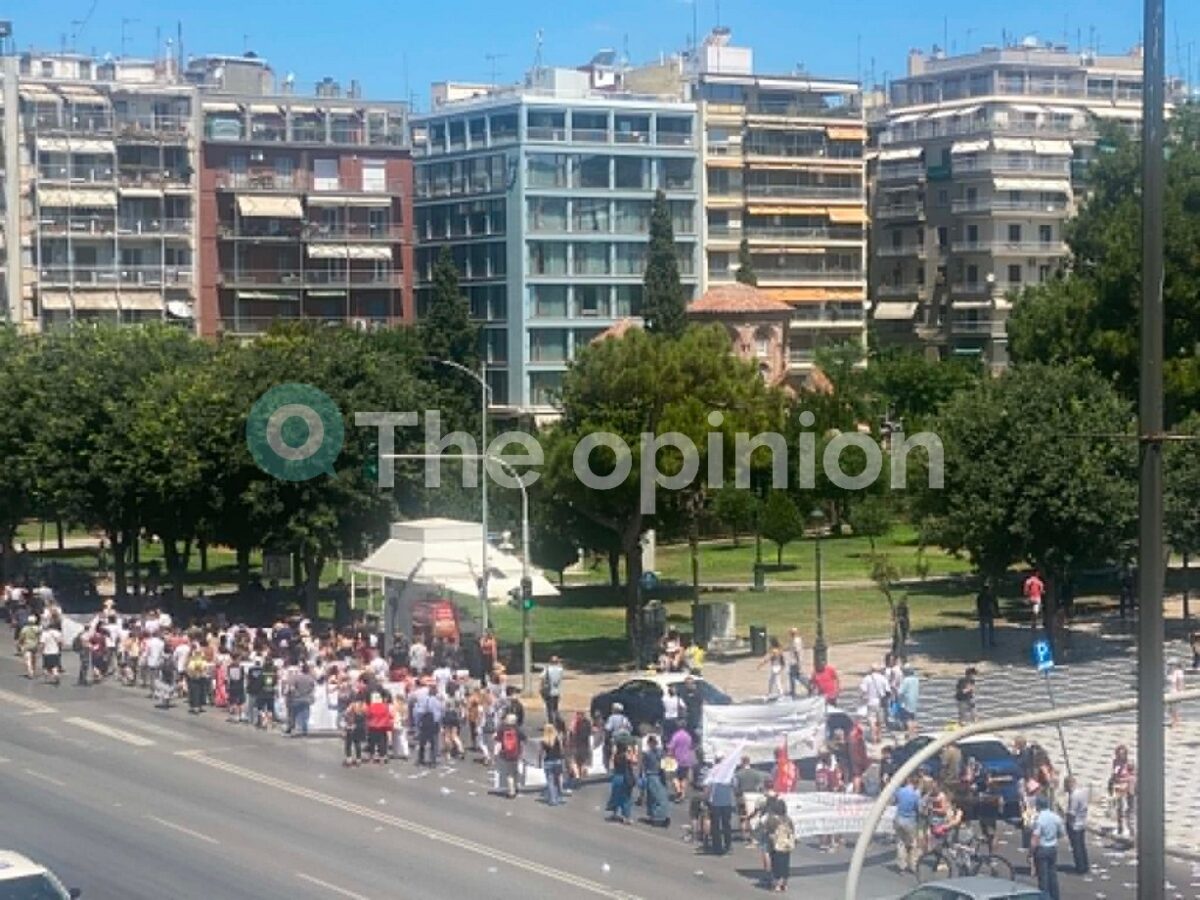 Στους δρόμους της Θεσσαλονίκης οι δημόσιοι υπάλληλοι για τη συνταγματική αναθεώρηση (ΦΩΤΟ-VIDEO)