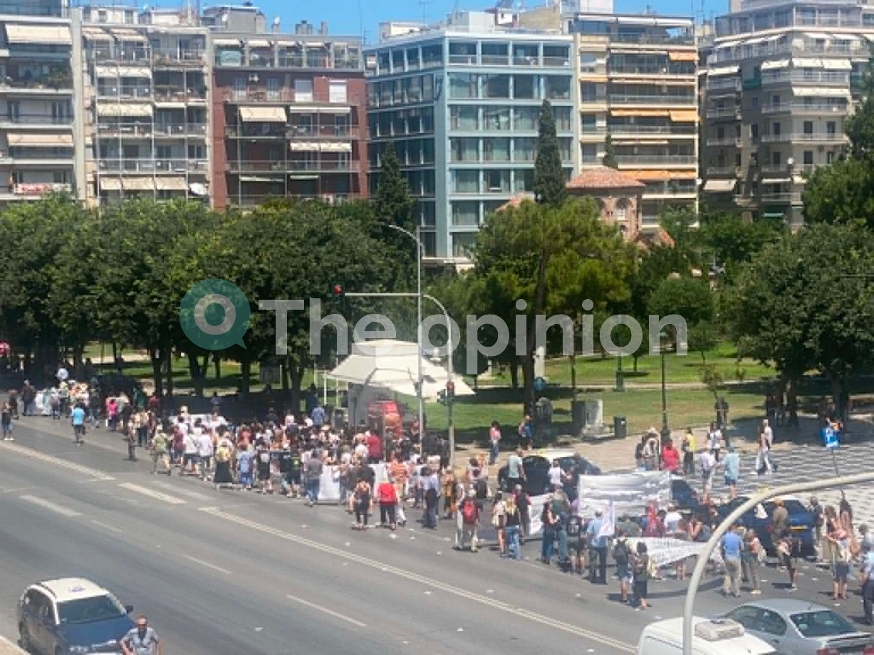 Στους δρόμους της Θεσσαλονίκης οι δημόσιοι υπάλληλοι για τη συνταγματική αναθεώρηση (ΦΩΤΟ-VIDEO)