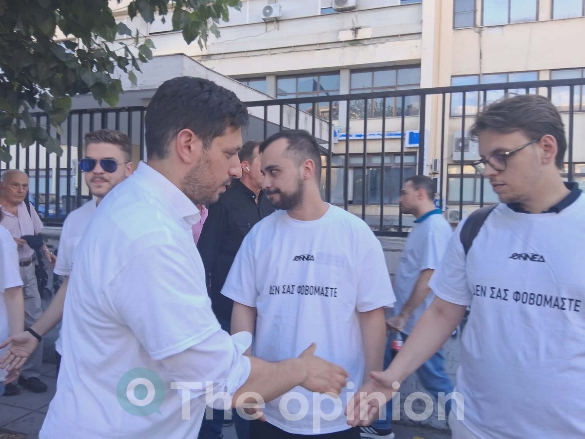 Ανθρώπινη αλυσίδα έξω από το Ιπποκράτειο – Κυρανάκης: Δε σας φοβόμαστε, η ΝΔ και οι ιδέες της δεν θα πεθάνουν ποτέ (ΦΩΤΟ-VIDEO)