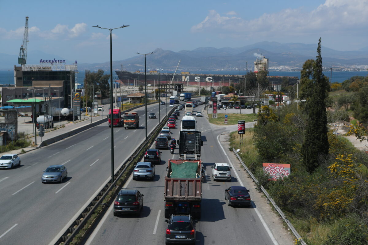 Στιγμιότυπο από την Εθνική Οδό Αθηνών - Κορίνθου
