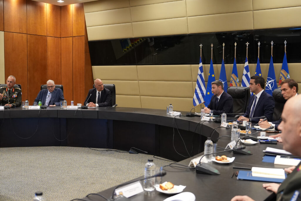 Συνάντηση Δένδια-Ανδρουλάκη στο Υπουργείο Εθνικής Άμυνας (ΦΩΤΟ)