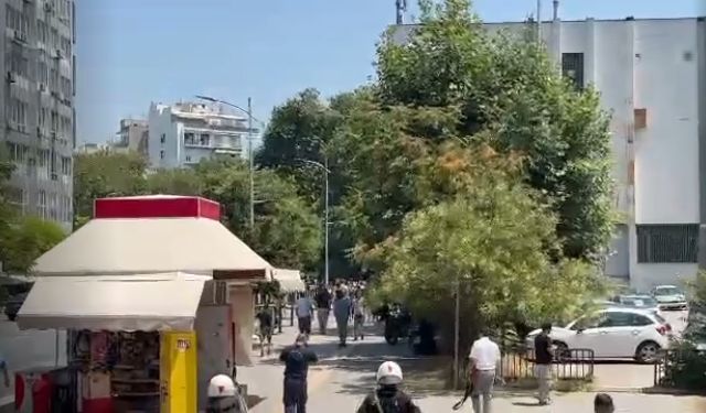 Θεσσαλονίκη: Ένταση έξω από το Δικαστικό Μέγαρο μετά την προφυλάκιση του 25χρονου (VIDEO)