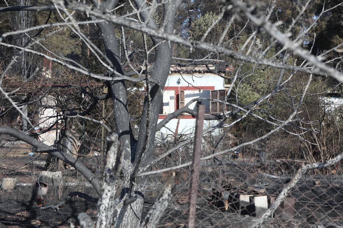 Θεσσαλονίκη: Δύο νεκροί και εικόνες καταστροφής – Ο τραγικός απολογισμός της πυρκαγιάς  (ΦΩΤΟΡΕΠΟΡΤΑΖ)