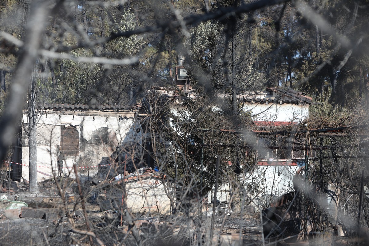 Θεσσαλονίκη: Δύο νεκροί και εικόνες καταστροφής – Ο τραγικός απολογισμός της πυρκαγιάς  (ΦΩΤΟΡΕΠΟΡΤΑΖ)