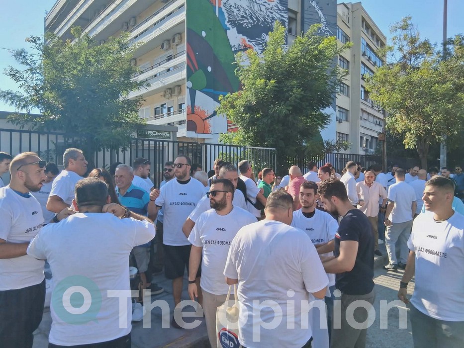 Ανθρώπινη αλυσίδα έξω από το Ιπποκράτειο – Κυρανάκης: Δε σας φοβόμαστε, η ΝΔ και οι ιδέες της δεν θα πεθάνουν ποτέ (ΦΩΤΟ-VIDEO)