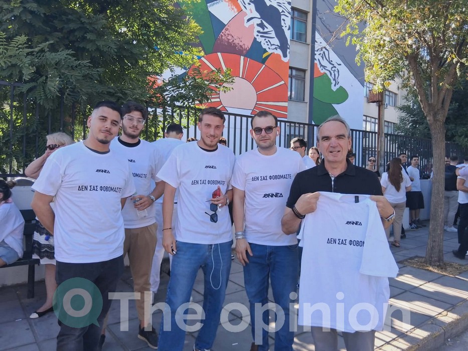Ανθρώπινη αλυσίδα έξω από το Ιπποκράτειο – Κυρανάκης: Δε σας φοβόμαστε, η ΝΔ και οι ιδέες της δεν θα πεθάνουν ποτέ (ΦΩΤΟ-VIDEO)