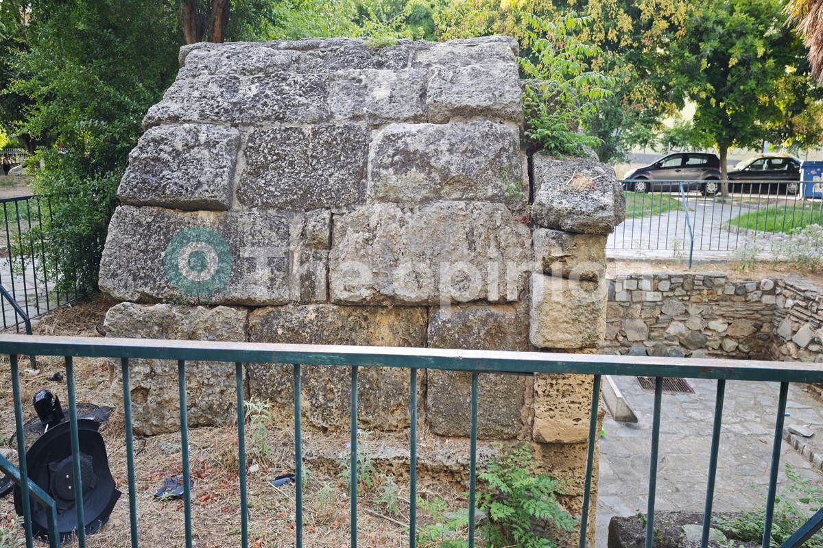 Θεσσαλονίκη: Ο Μακεδονικός Τάφος ανάμεσα στις πολυκατοικίες  (ΦΩΤΟ)