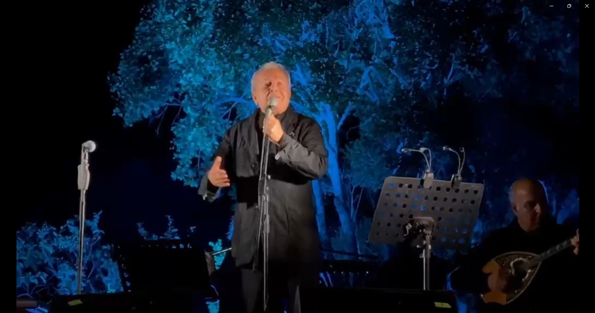 Μανώλης Μητσιάς
