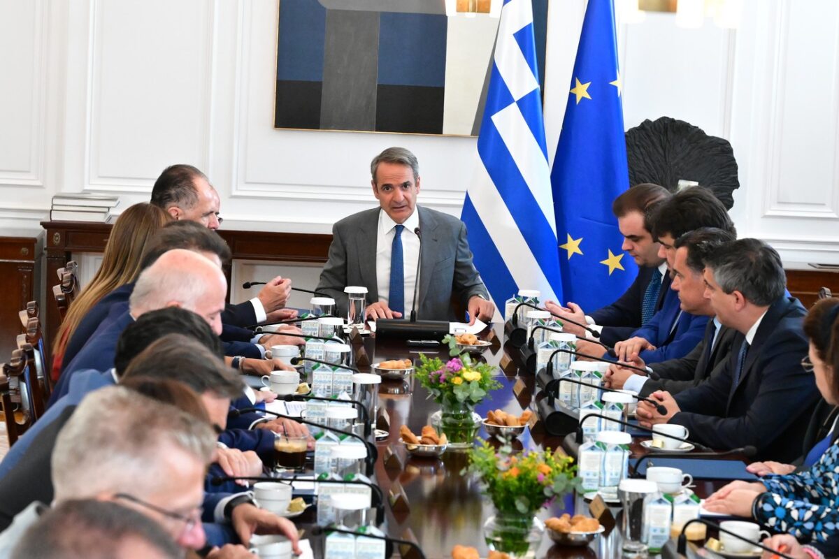 Αυξάνονται σε 120 οι δόσεις για ρύθμιση χρεών σε Δημόσιο και ασφαλιστικά ταμεία