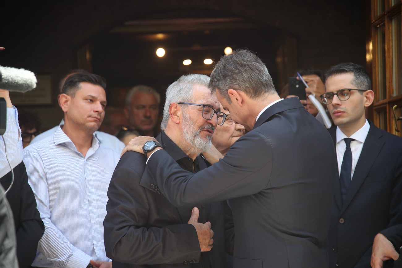 Στην κηδεία της Βάγιας Νέστορα ο Κυριάκος Μητσοτάκης (ΦΩΤΟ)