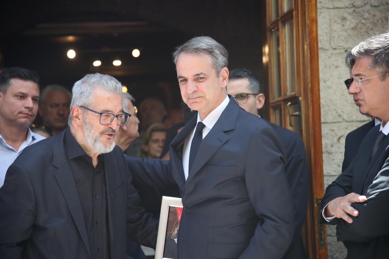 Στην κηδεία της Βάγιας Νέστορα ο Κυριάκος Μητσοτάκης (ΦΩΤΟ)