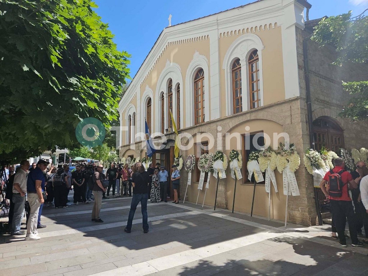 Το τελευταίο «αντίο» στη Βάγια Νέστορα – Σπαρακτικός ο επικήδειος του αδερφού της, στην κηδεία ο Κυριάκος Μητσοτάκης (ΦΩΤΟ – VIDEO)