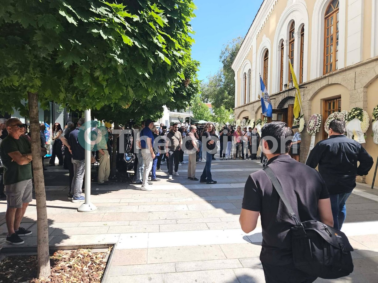 Το τελευταίο «αντίο» στη Βάγια Νέστορα – Σπαρακτικός ο επικήδειος του αδερφού της, στην κηδεία ο Κυριάκος Μητσοτάκης (ΦΩΤΟ – VIDEO)