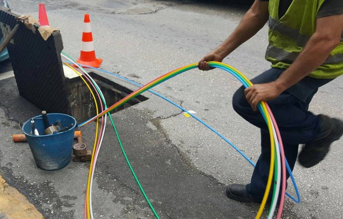 Ξεκίνησαν οι εργασίες εγκατάστασης δικτύου οπτικών ινών στον Δήμο Χαλκηδόνος