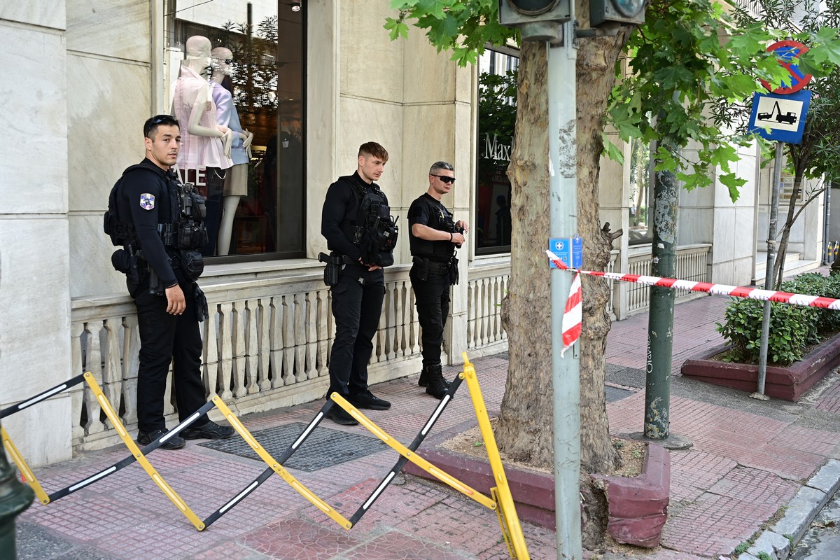 Τηλεφώνημα για βόμβα στην πρεσβεία της Γαλλίας στην Αθήνα (ΦΩΤΟ)