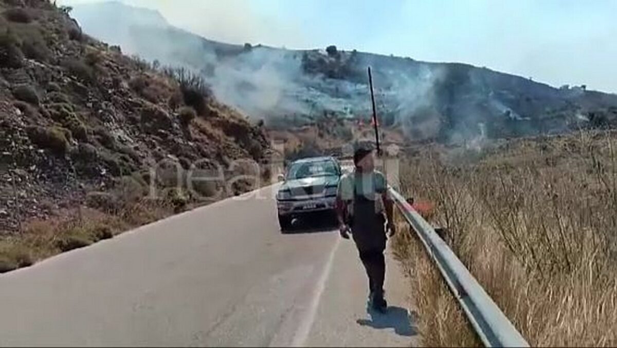 Μεγάλη φωτιά στο Ρέθυμνο – Εκκενώνονται οικισμοί, μηνύματα από το 112 (VIDEO)