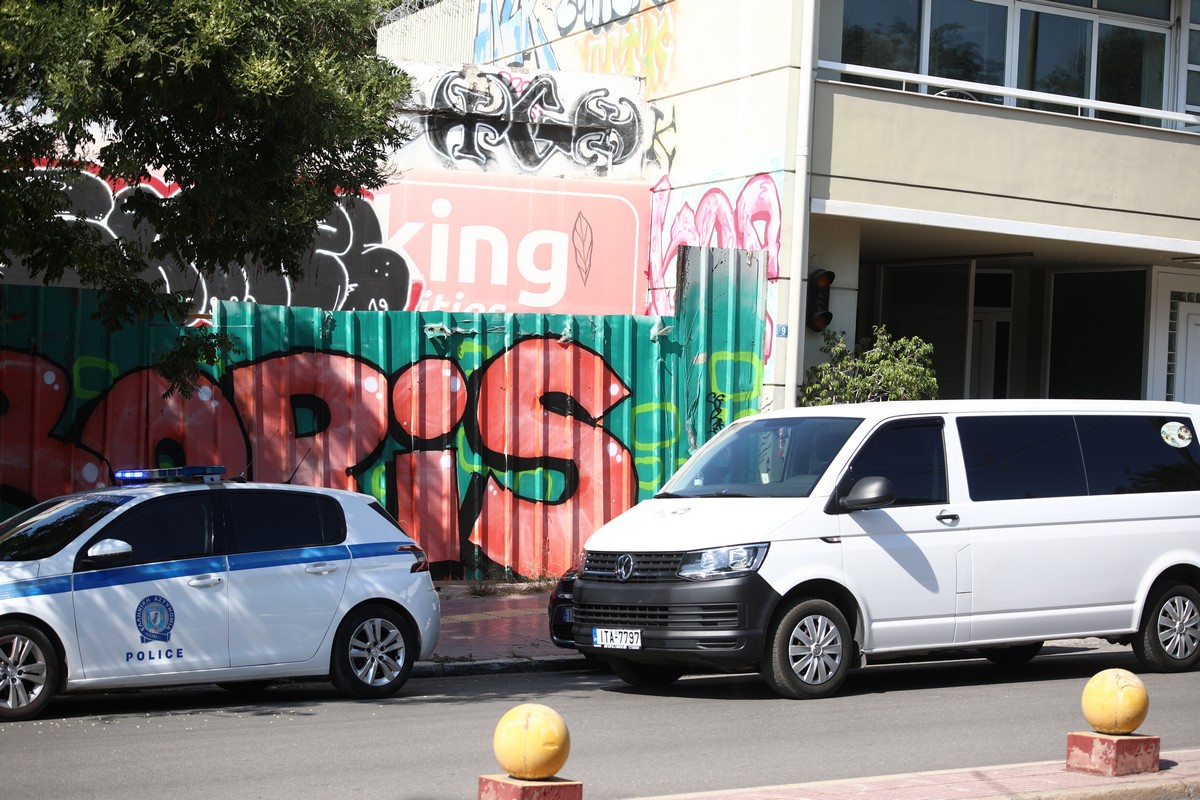 Κυψέλη: Σορός γυναίκας σε προχωρημένη σήψη μέσα στη βαλίτσα (ΦΩΤΟ-VIDEO)