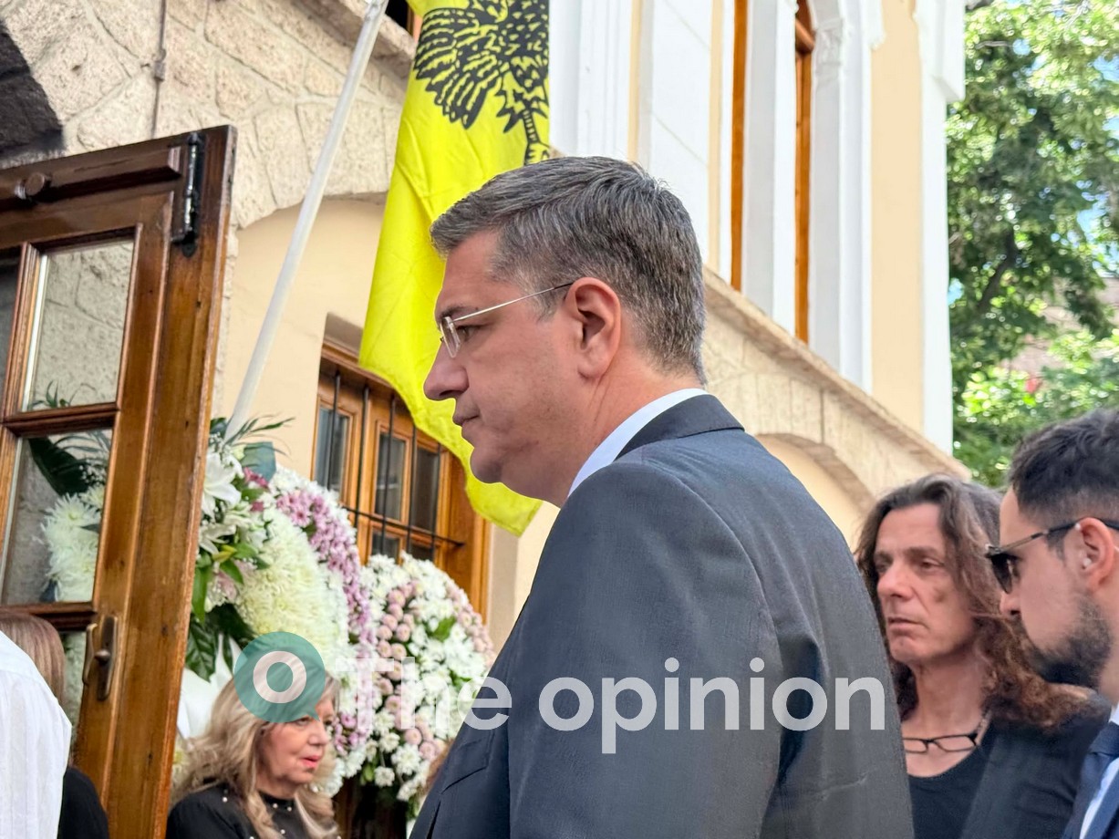 Το τελευταίο «αντίο» στη Βάγια Νέστορα – Σπαρακτικός ο επικήδειος του αδερφού της, στην κηδεία ο Κυριάκος Μητσοτάκης (ΦΩΤΟ – VIDEO)