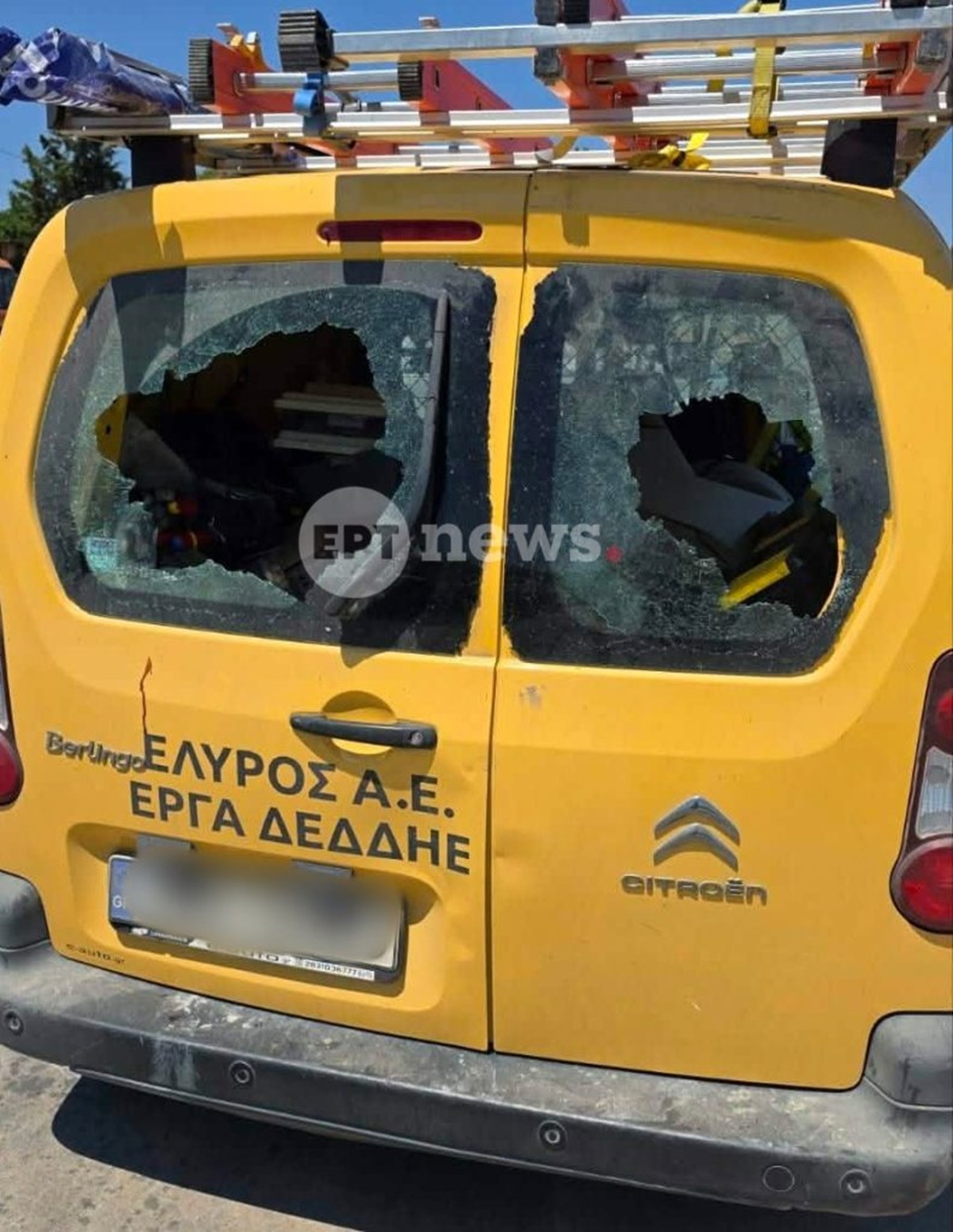 Ζωνιανά: «Την έπεσαν» με αγροτικά σε τεχνικούς του ΔΕΔΔΗΕ – Έσπασαν το υπηρεσιακό όχημα (ΦΩΤΟ)