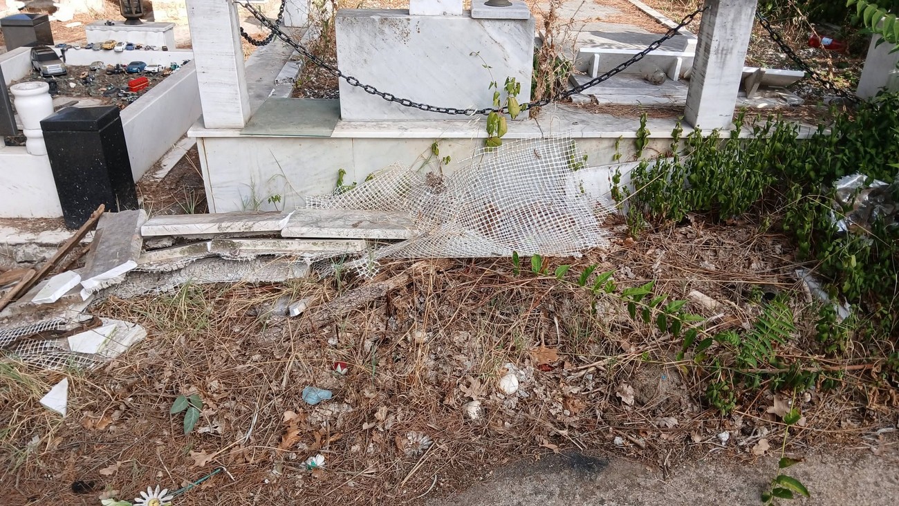Μπάζα και σκουπίδια στα νεκροταφεία Μελισσοχωρίου – Οργή συγγενών θανόντων (ΦΩΤΟ)