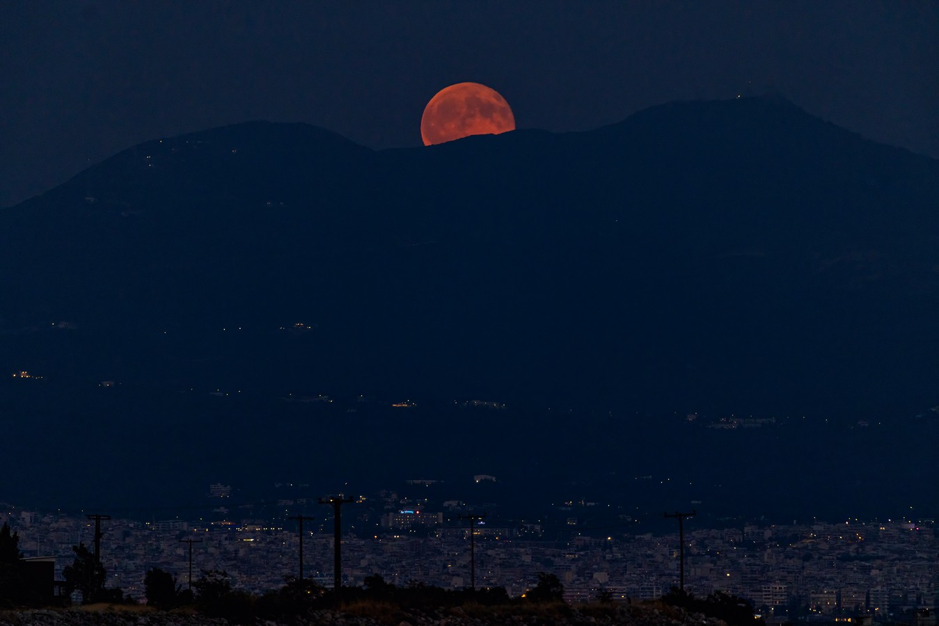 Θεσσαλονίκη: Μαγευτικές εικόνες από την Πανσέληνο του Αυγούστου (ΦΩΤΟ-VIDEO)