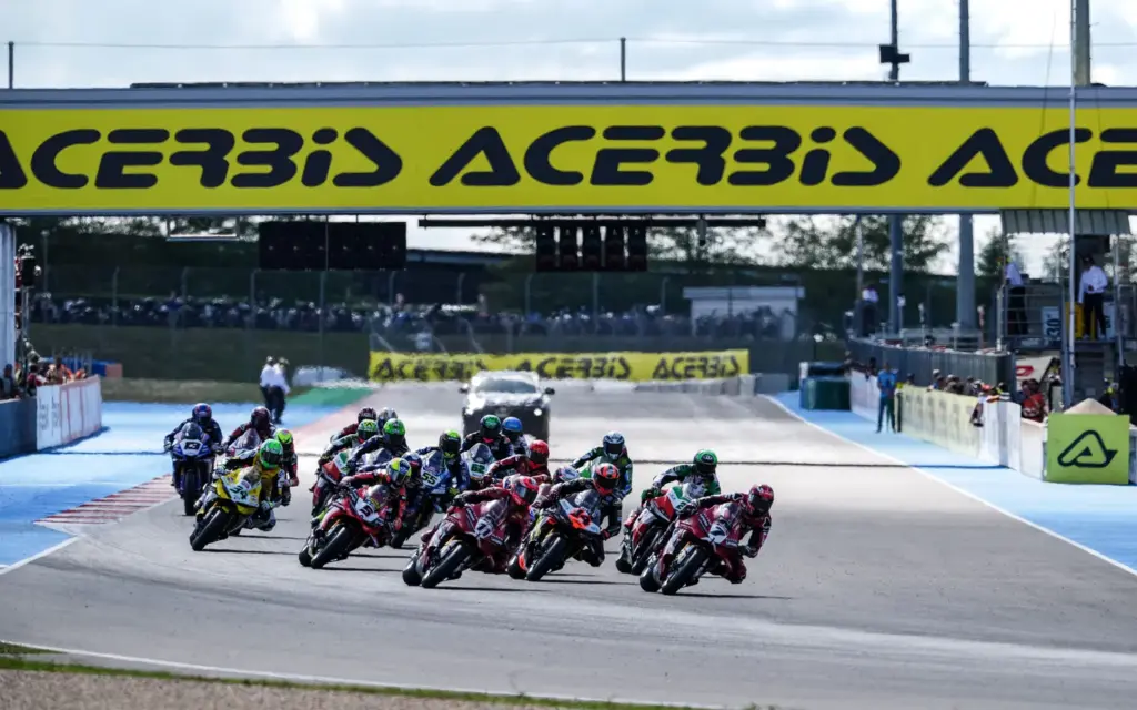 Superbikes Magny-Cours: Ασταμάτητος ο Bulega με τρεις νίκες και ένα βήμα πριν τον τίτλο