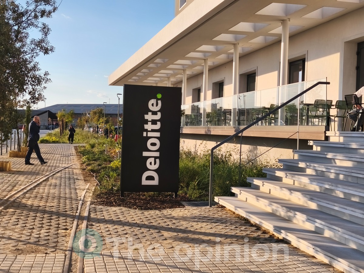 Εγκαίνια για το νέο κτίριο του Competence Center της Deloitte στο παλιό κτίριο της ΠΑΕΓΑ στο λιμάνι