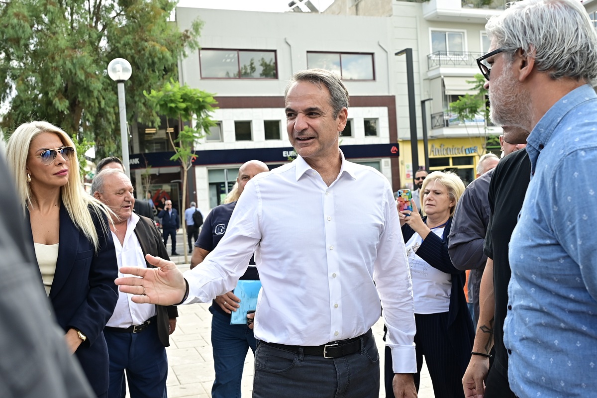 Οι … λάθος ευχές στον Μητσοτάκη και τα εύσημα στον δήμαρχο