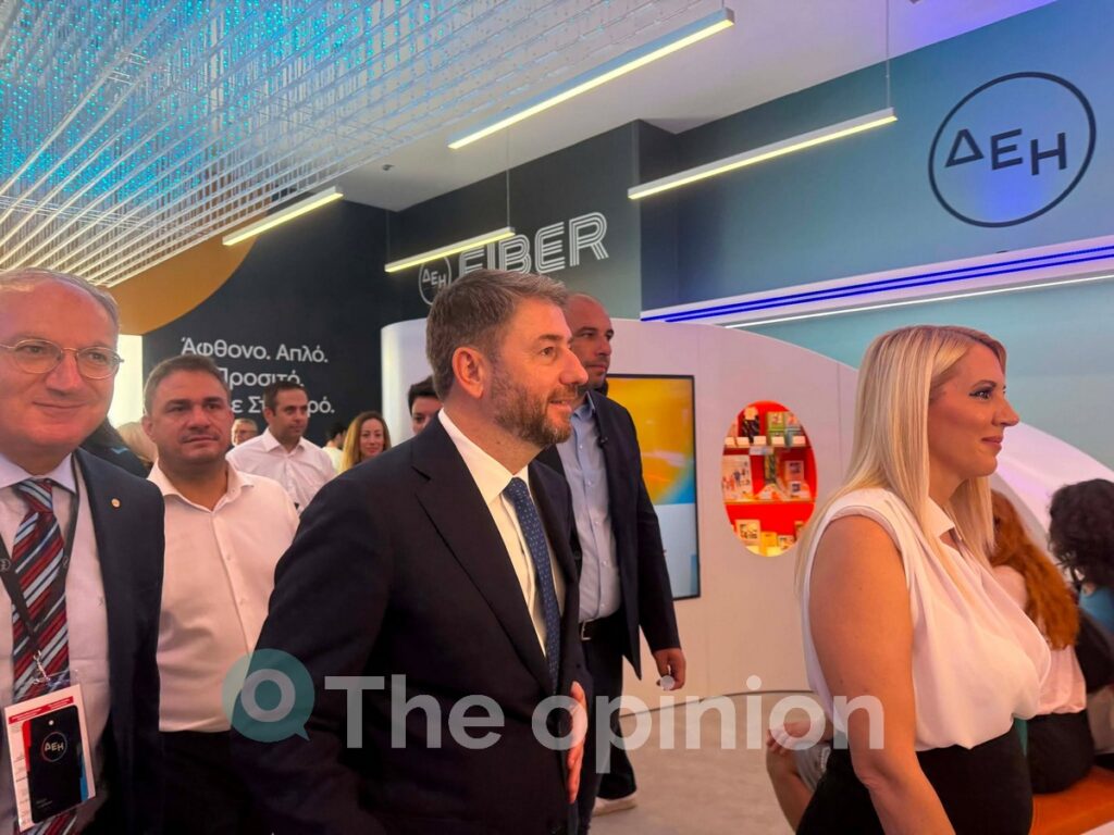 Η πράσινη ρακέτα, το green room της ΕΡΤ και η προτίμηση στη ρετσίνα – Η βόλτα Ανδρουλάκη στη ΔΕΘ (ΦΩΤΟ-VIDEO)
