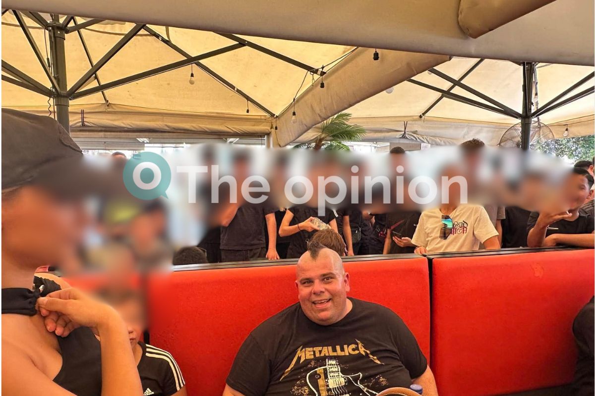 Απίστευτες εικόνες στην Αριστοτέλους – Δεκάδες για να δουν τον Chris ASMR να τρώει… (ΦΩΤΟ -VIDEO)