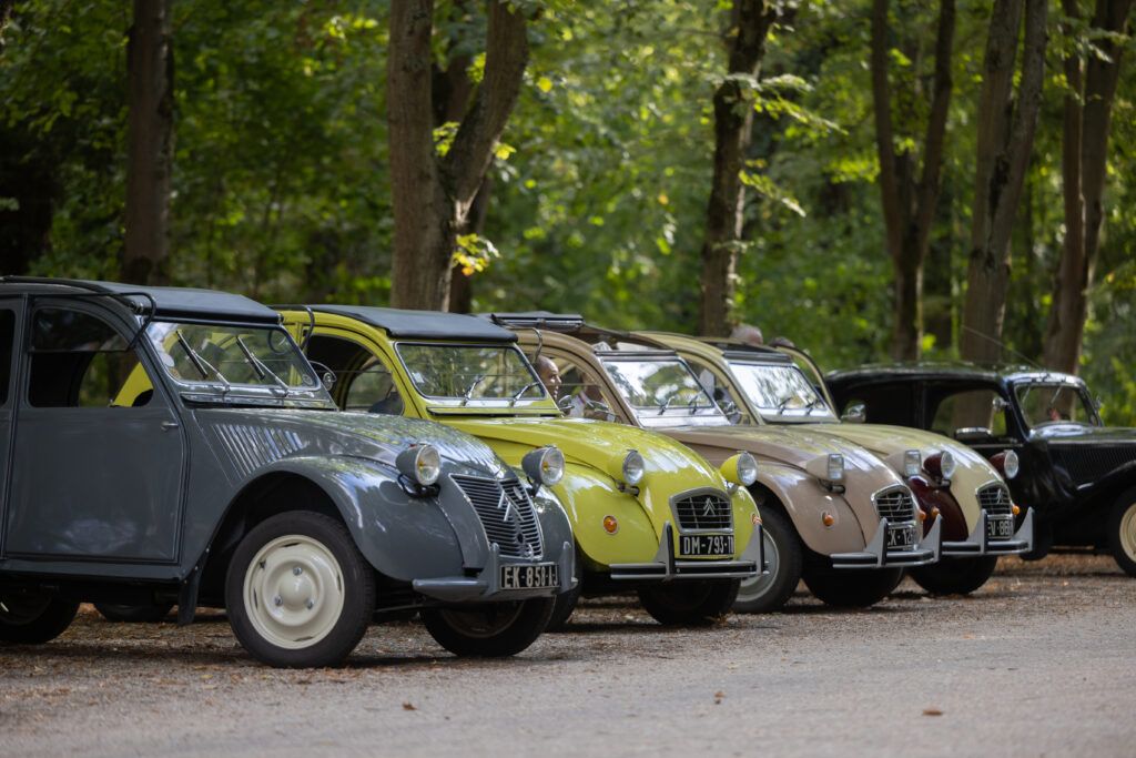 Citroën Classic Tour 2026: Το “λοχιόσημο” γιορτάζει και οι δρόμοι του Παρισιού αναστενάζουν!